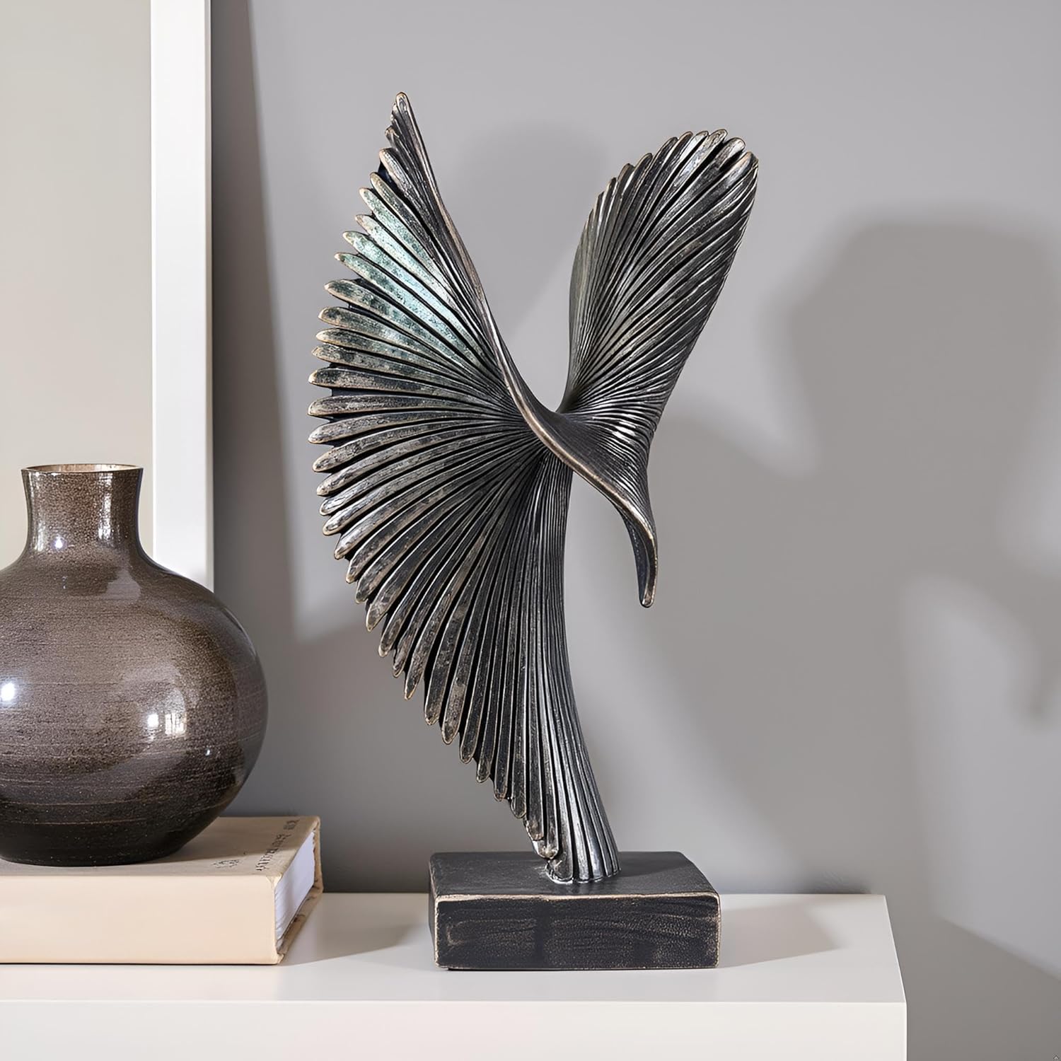 Modern Abstract Eagle Decorative Sculpture, Dining Living Room Desk Decor,Geometric Home Decor Statues,Shelf Top Decor Aesthetics, Coffee Tables or Office Shelves（Bronze Colored）